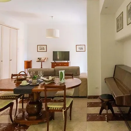 Apartment Bausan 12 Rome